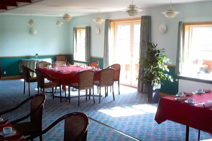 Dining 15 of 46