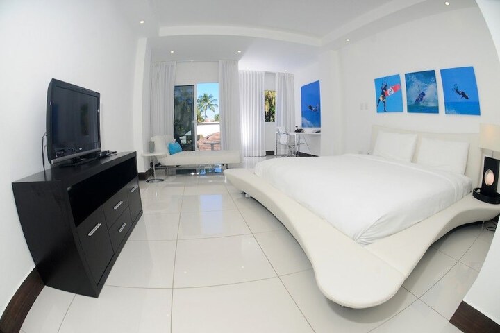 Room 12 of 30