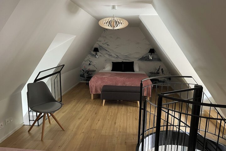 Room 15 of 34