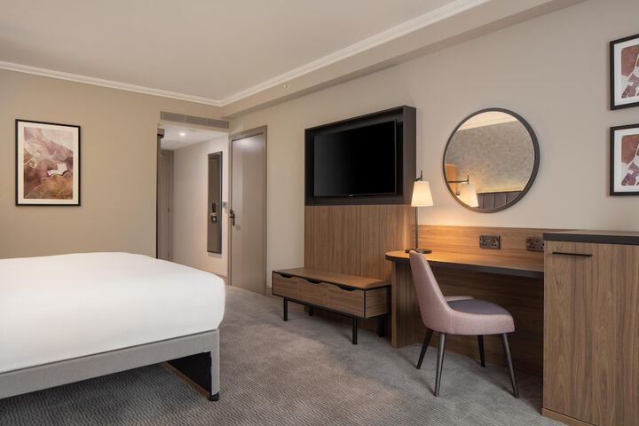 Room 34 of 80