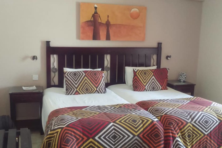 Room 6 of 35