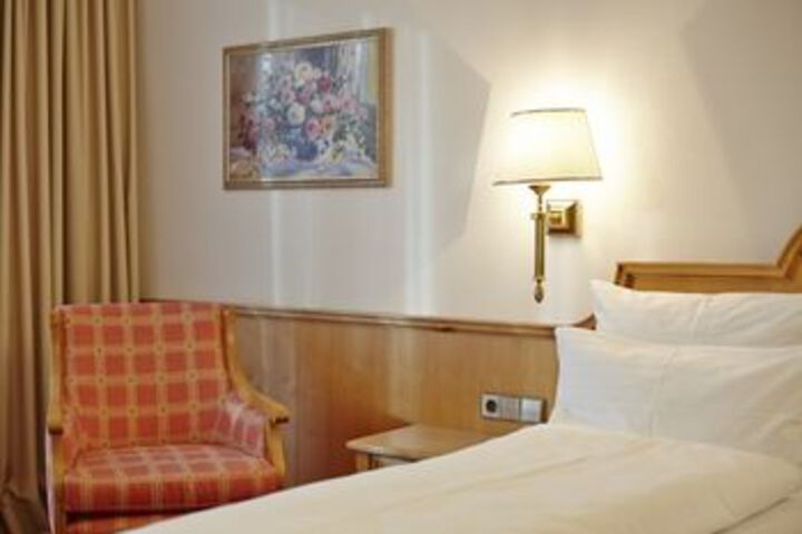 Room 14 of 42