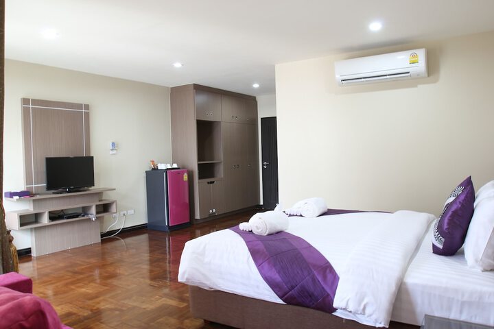 Room 17 of 36
