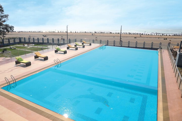 Pool 10 of 16