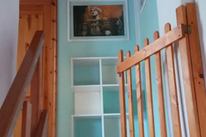 Room 7 of 12