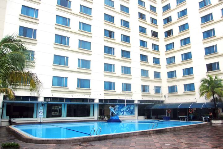 Pool Hotel