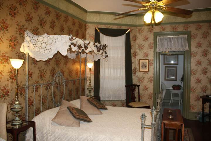 Room 10 of 52