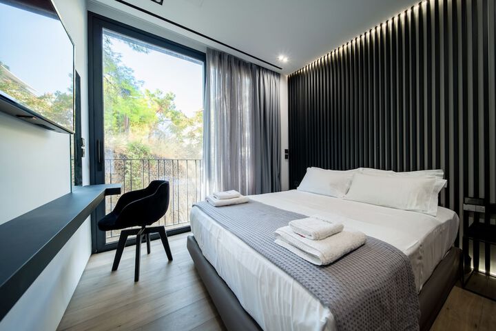Room 52 of 182
