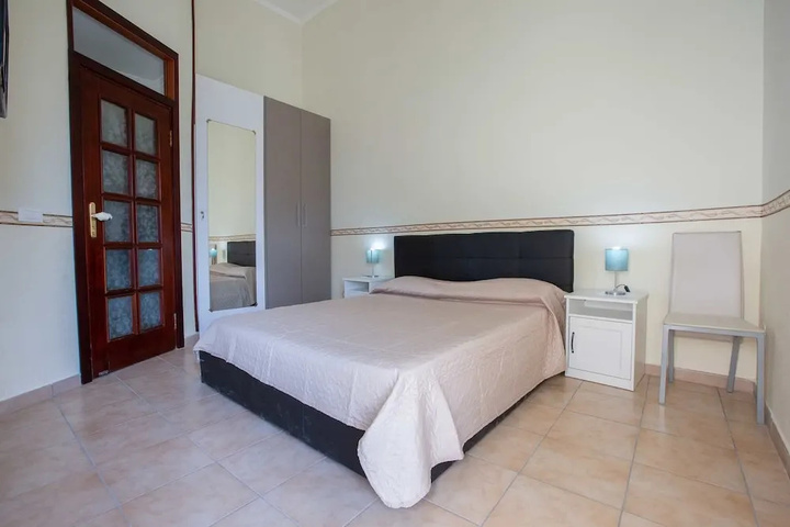 Room 2 of 11