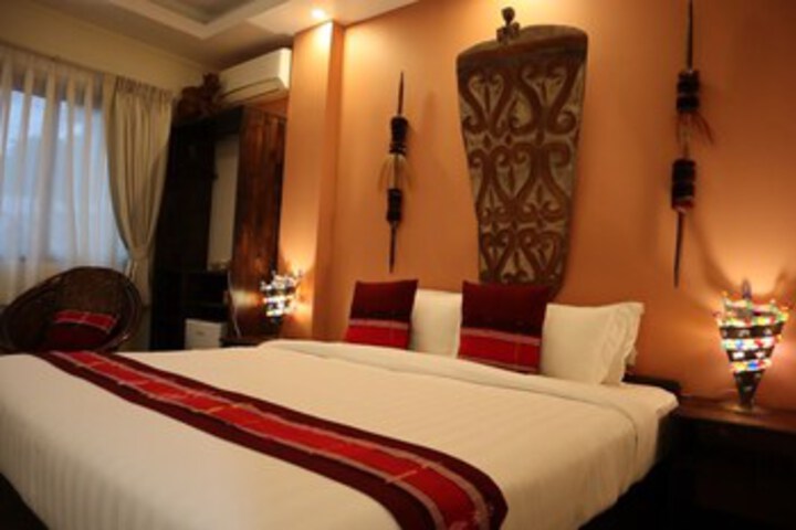 Room 10 of 32