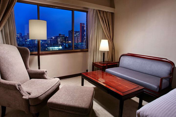 Room 27 of 52