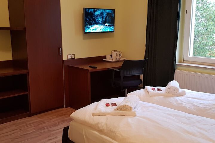 Room 38 of 79