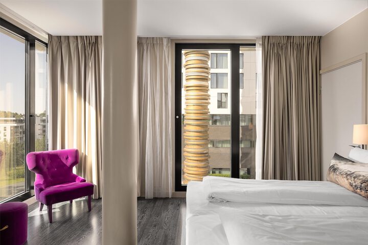 Room 10 of 41