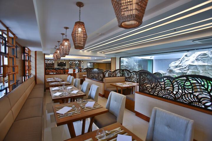 Dining 86 of 128