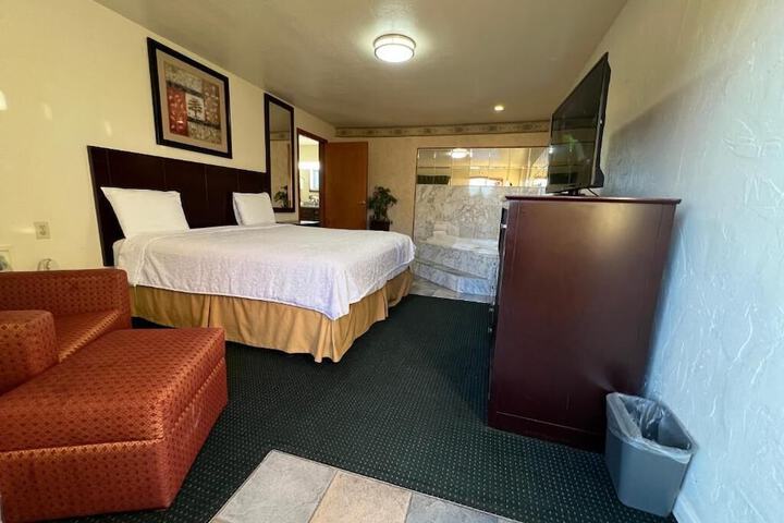 Room 12 of 23