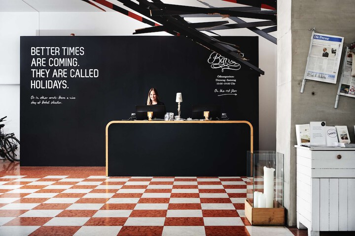 Entrance & Lobby