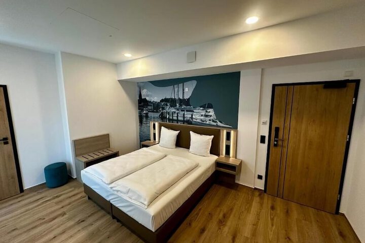 Room 15 of 44