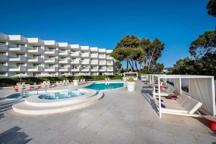 Pools & Facilities