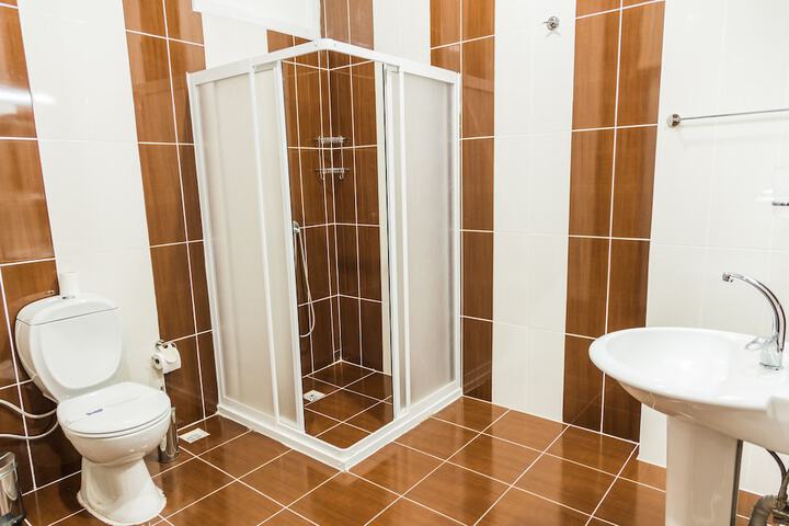 Room 10 of 25