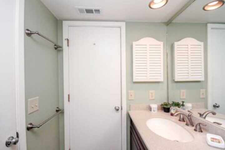 Room 10 of 65