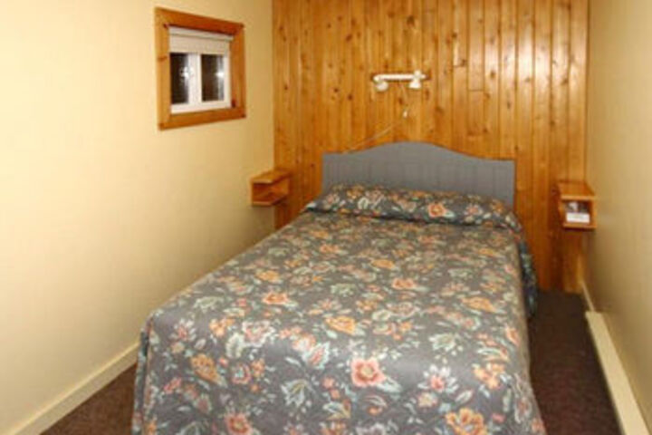 Room 13 of 42