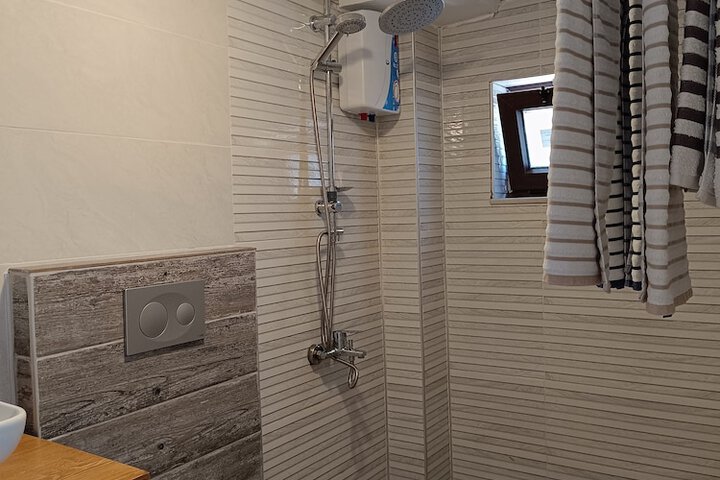 Room 16 of 21