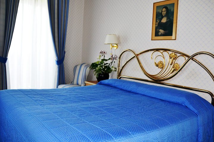 Room 14 of 64