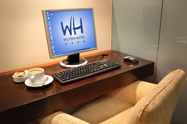Business Center 19 of 24