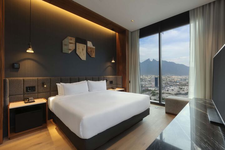 Room 28 of 81