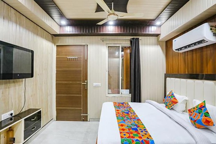 Room 14 of 21