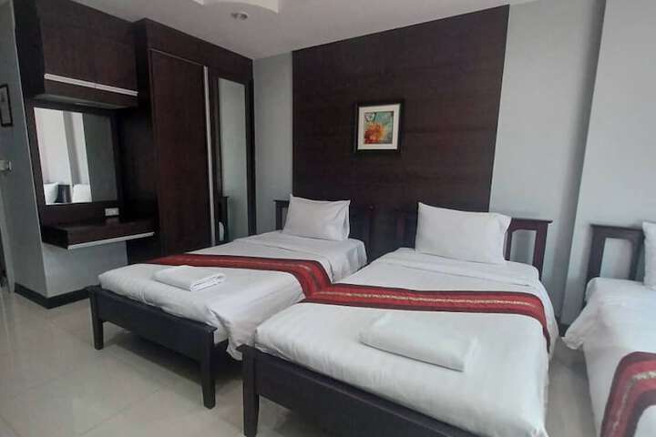 Room 15 of 36