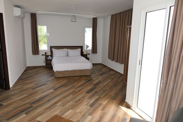 Room 15 of 49