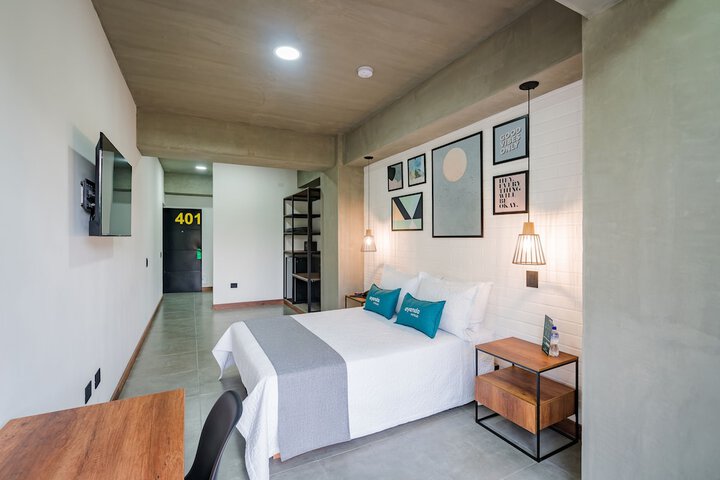 Room 6 of 19