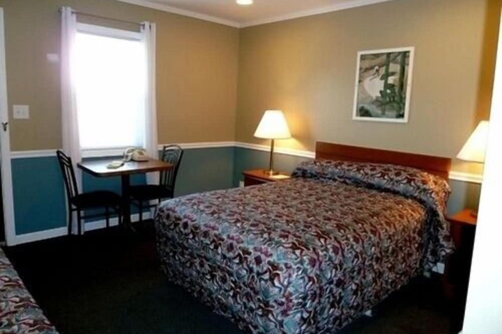 Room 5 of 15