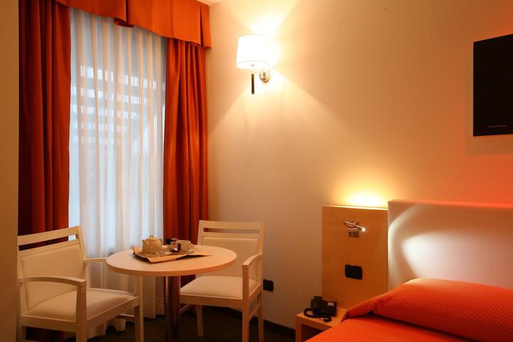 Room 5 of 44