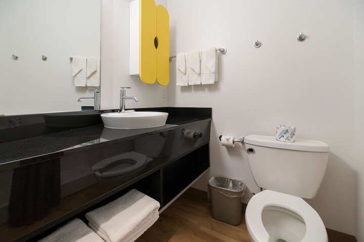 Room 20 of 39