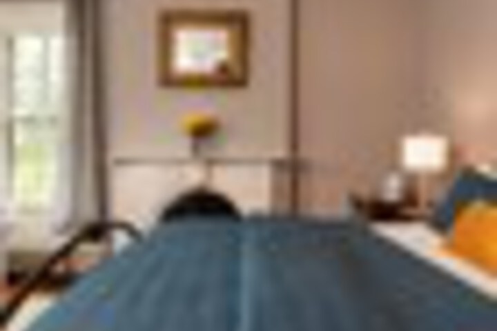 Room 44 of 282
