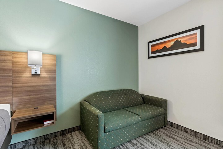 Room 13 of 43