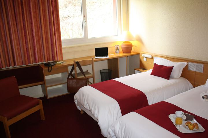Room 5 of 64