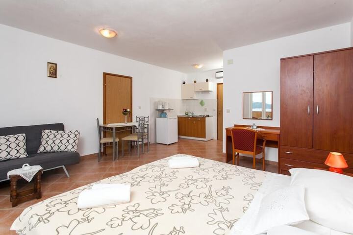 Room 15 of 63