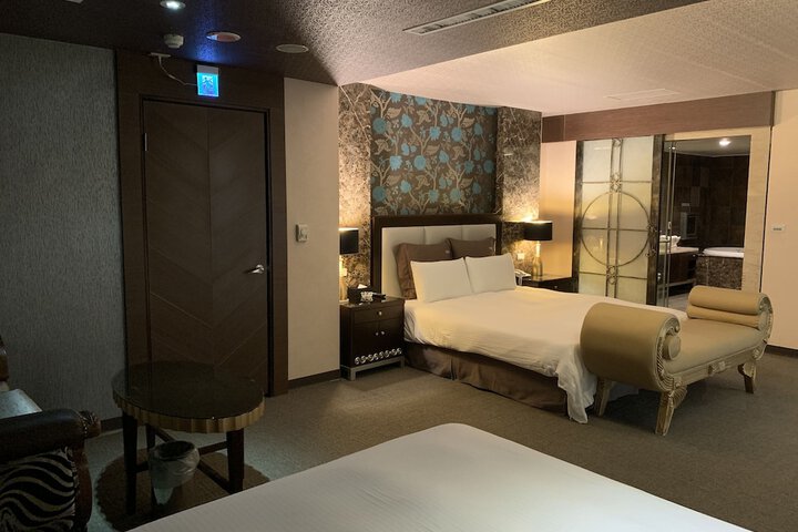 Room 8 of 54