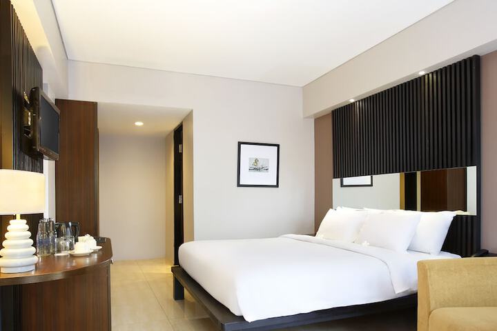 Room 5 of 48