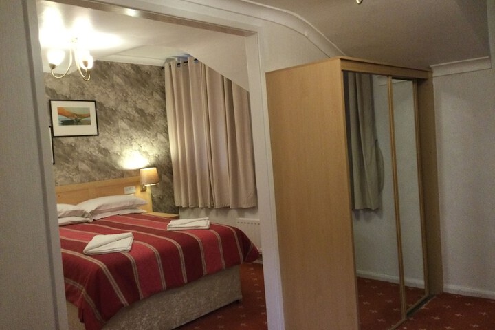 Room 90 of 170