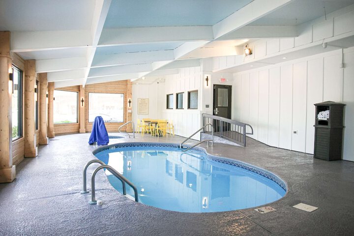 Pool 20 of 30
