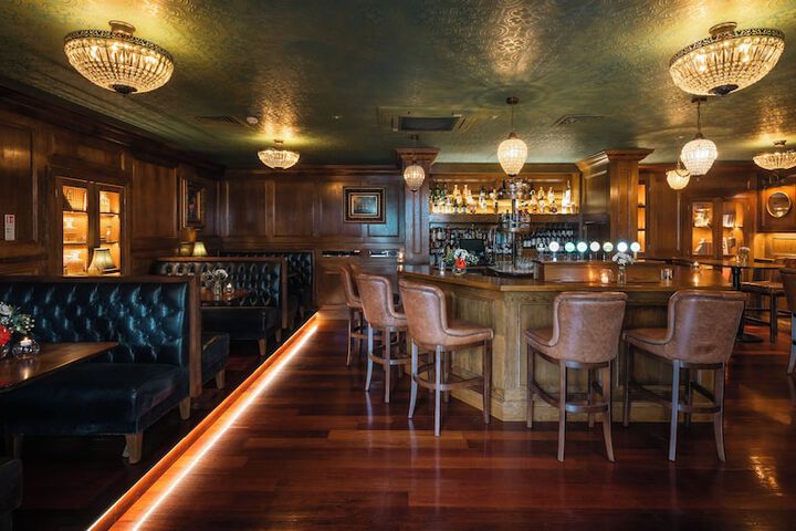 Lounge 79 of 89