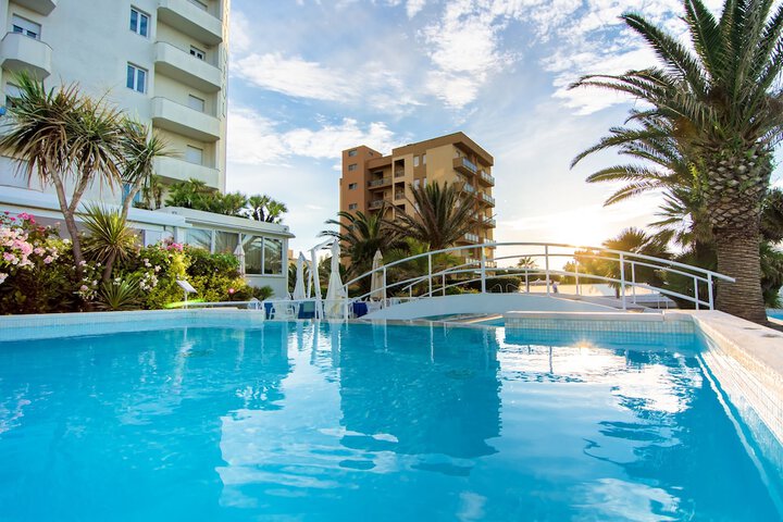 Hotel with Pool