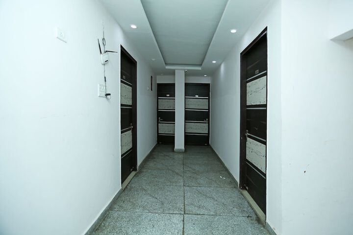 Ballroom/Hall 26 of 30
