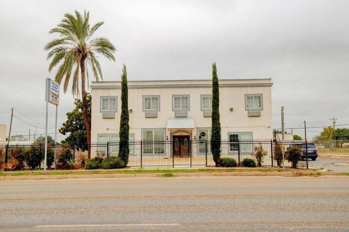 Hotel O Dilley Main St. TX in Dilley, TX