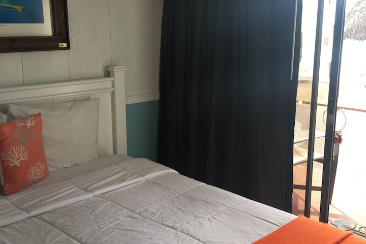 Room 7 of 110