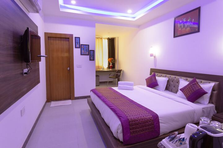 Room 14 of 17